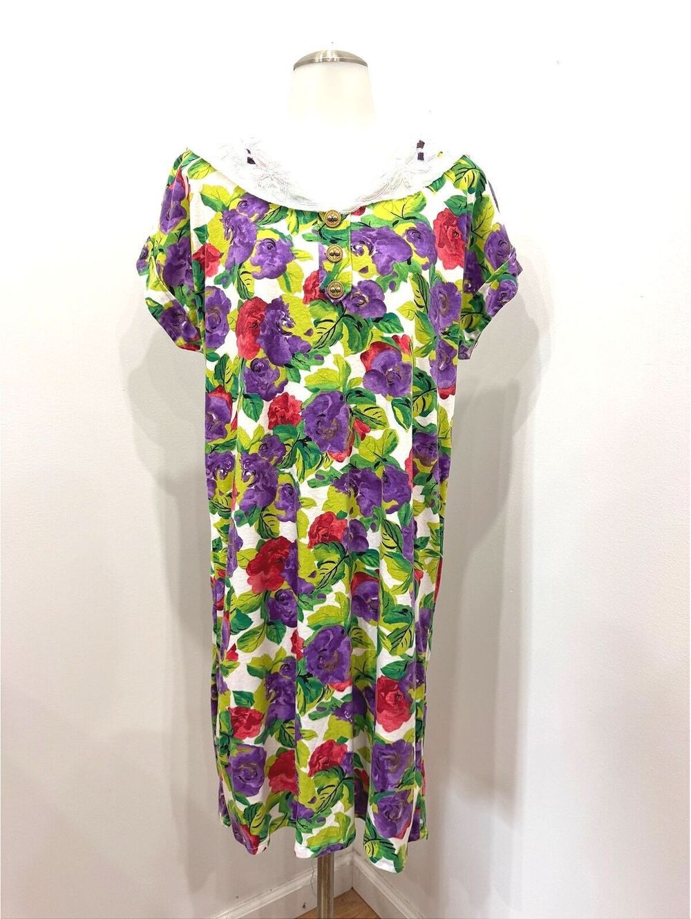Vintage Floral Midi Dress with Embroidered White Collar Peter Pan Collar